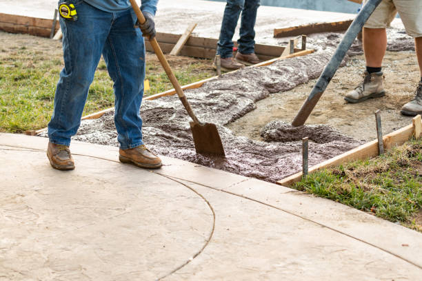 Best Concrete Sidewalk Installation  in Earlham, IA